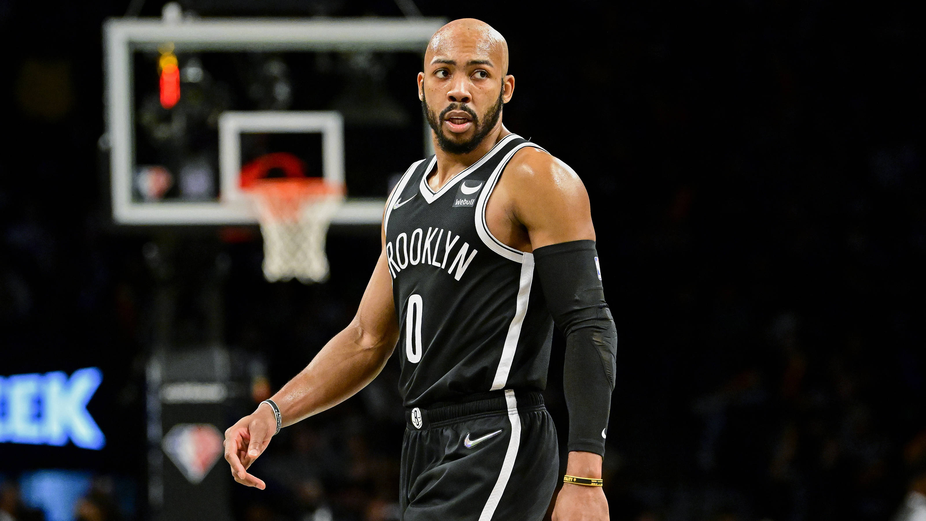 莱万多夫斯基遭遇二十持续失利，篮网教练压力巨大！